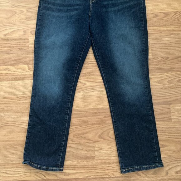 Signature Levis Jeans Women's Size 16S Blue Straight Leg Slim High Rise Pants - Picture 2 of 15